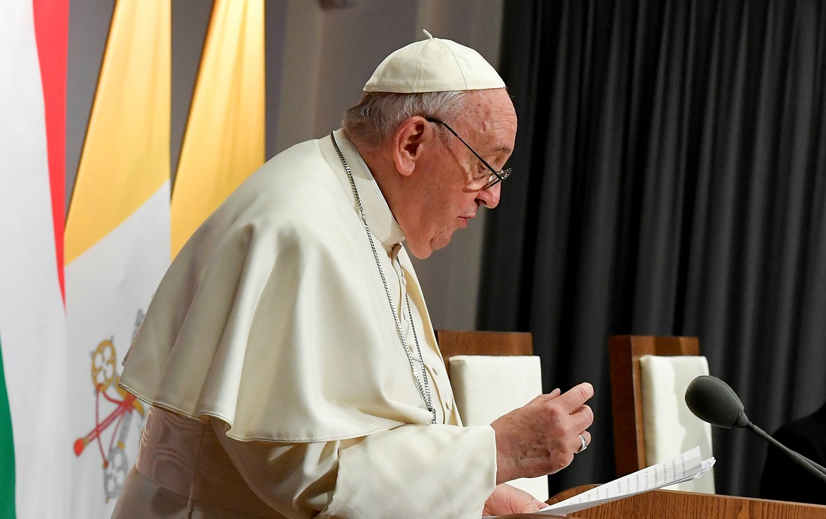 Addio a Vinicio Riva: l’uomo abbracciato da Papa Francesco nel 2013