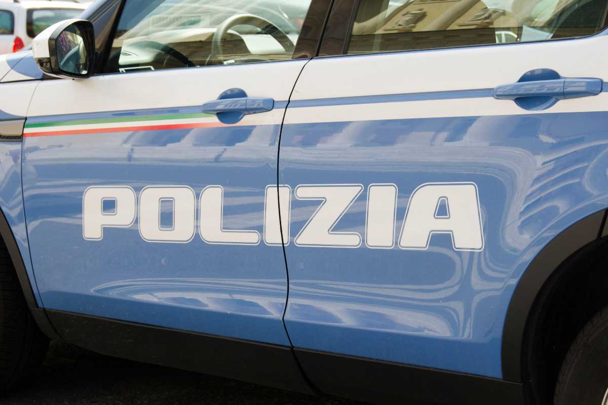 Auto travolge passeggino: grave una neonata