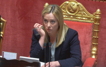 Scontro verbale tra Gianfranco Fini ed Emanuele Pozzolo