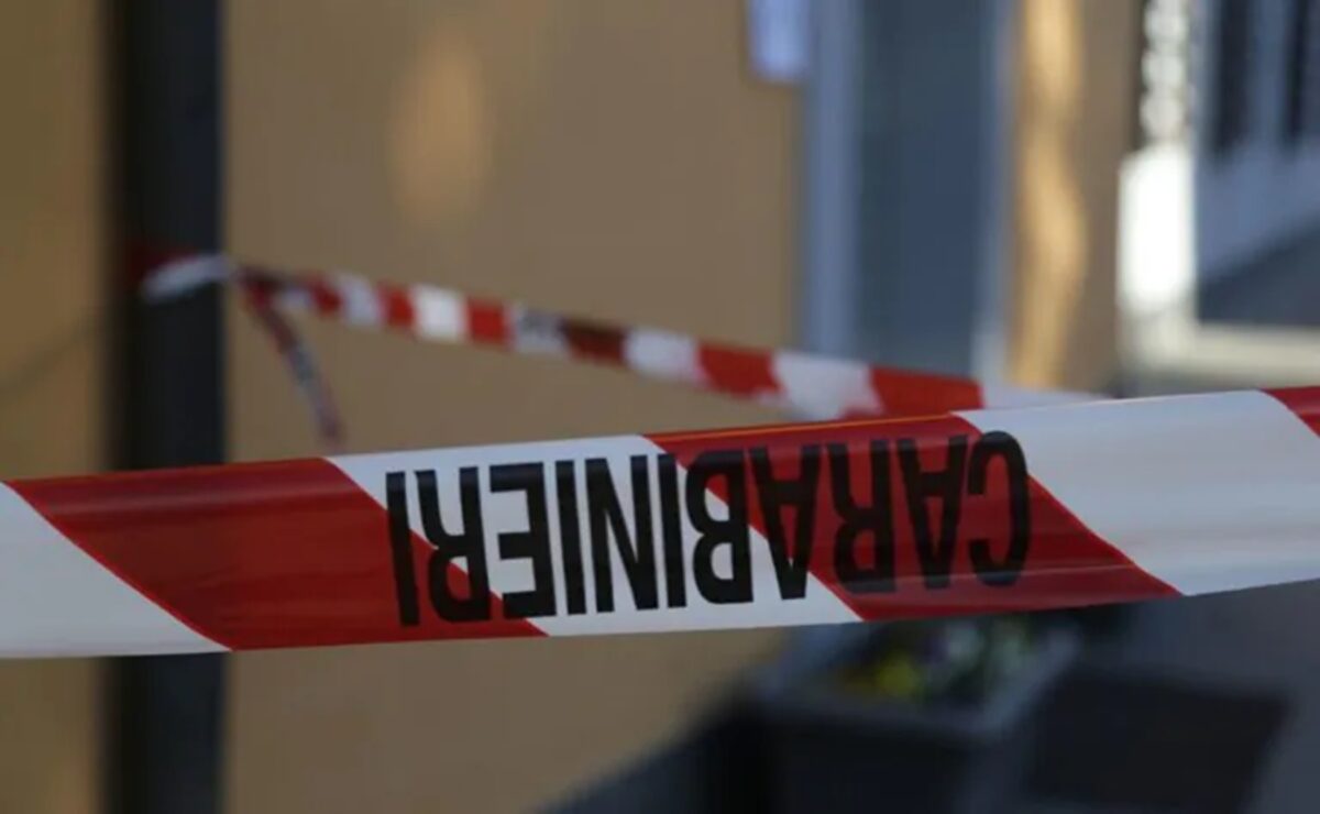 Mamma strangola la figlia e la uccide: poi confessa il delitto