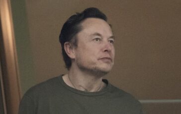 Elon Musk primo piano