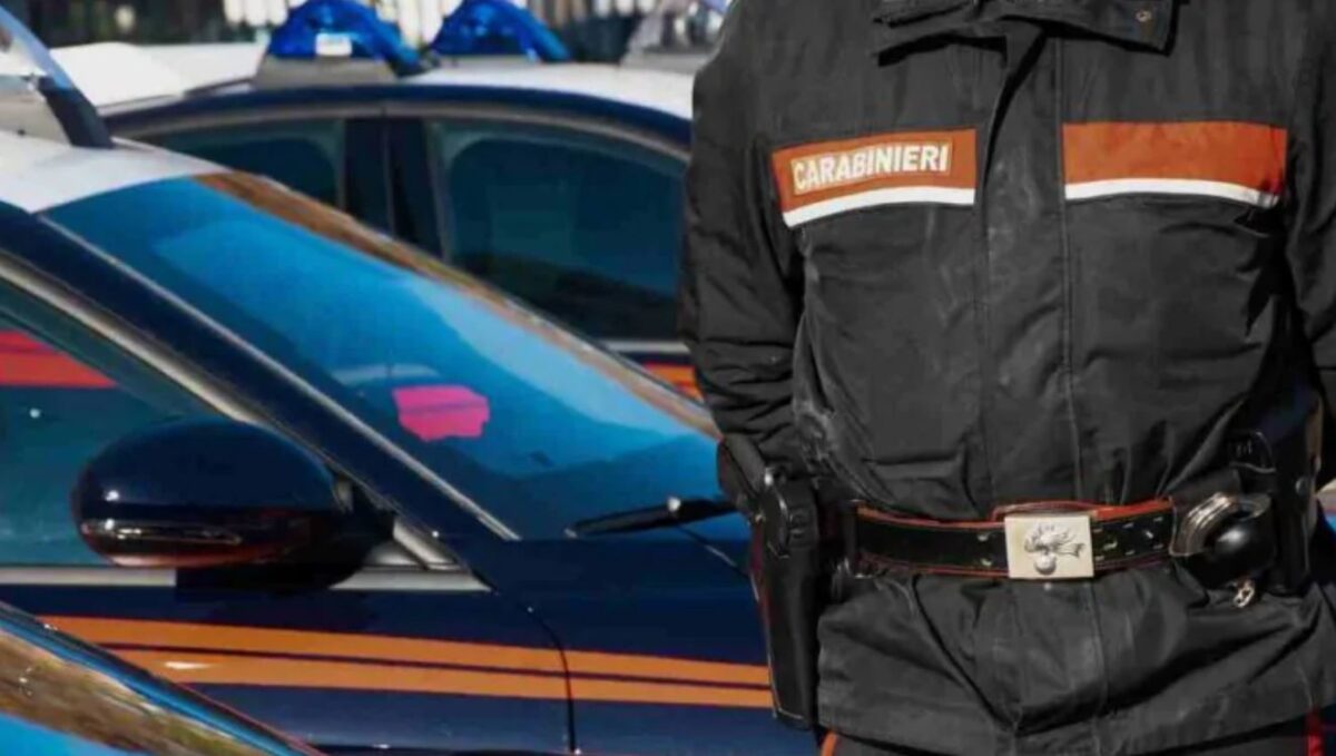 Travolta da un'auto mentre attraversa la strada: 59enne morta poco dopo in ospedale