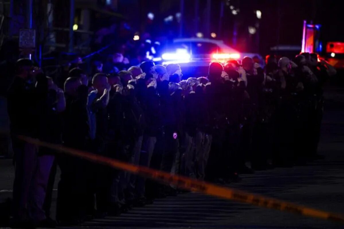 Chicago, sparatoria all'uscita da scuola: due morti