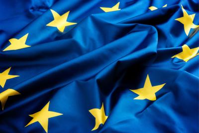 Alimenti, Ue chiede chiarimenti su legge su carne coltivata