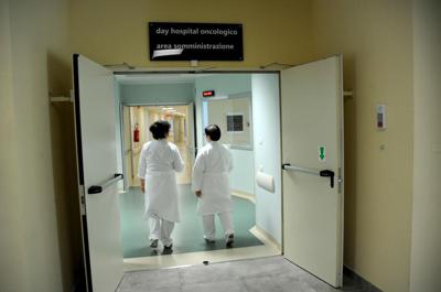 Sanremo, l'oncologo: "Si cura meglio dove si fa ricerca, avanti anche grazie a pazienti"