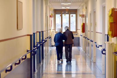 I geriatri: "Nostri reparti siano sempre aperti a parenti e con menù su misura"