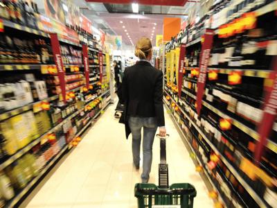 Il pediatra: "Risparmiare sul cibo è un rischio ma si può, ecco come"