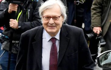 Vittorio Sgarbi dimissioni