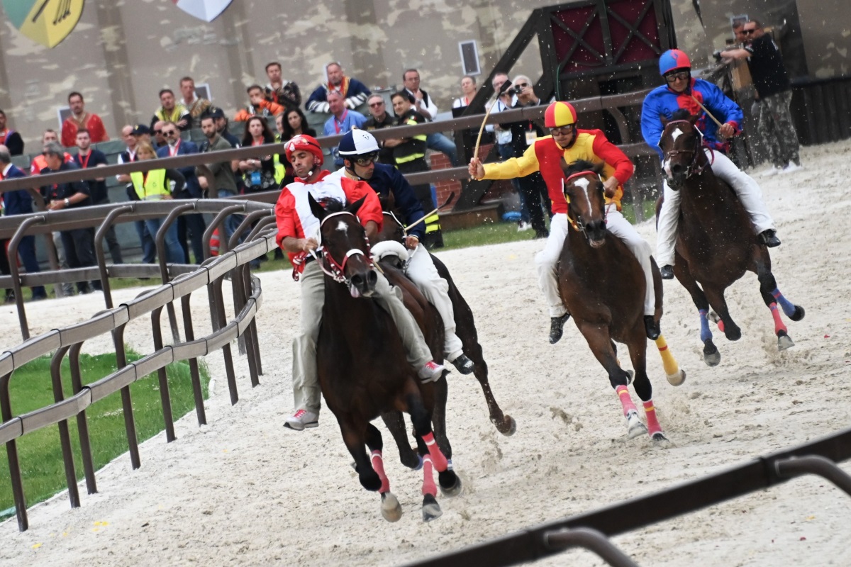 E' morto il fantino caduto all'ippodromo di San Rossore
