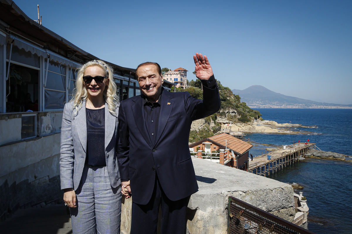 Marta Fascina, la dedica di San Valentino a Silvio Berlusconi: "Il nostro amore non svanirà"
