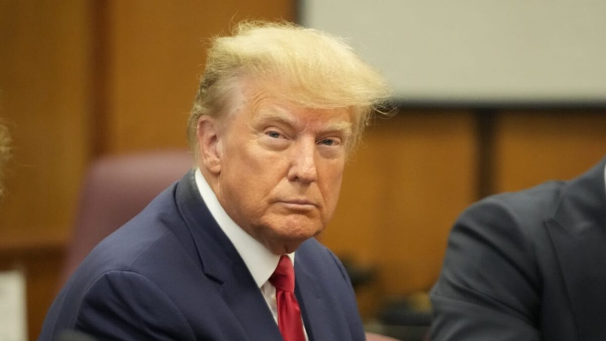 Trump chiede ai repubblicani di non votare la legge sull'Ucraina: "Regalo ai democratici"