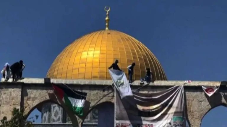Hamas contro le limitazioni alla Spianata delle moschee: Israele viola libertà di culto