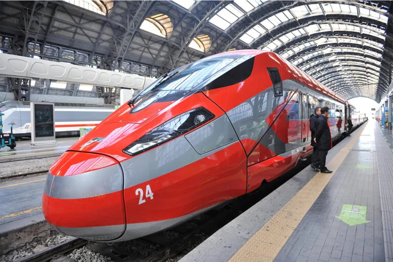 Ritardi per tratta alta velocità Napoli Roma: graduale ripresa dopo i guasti