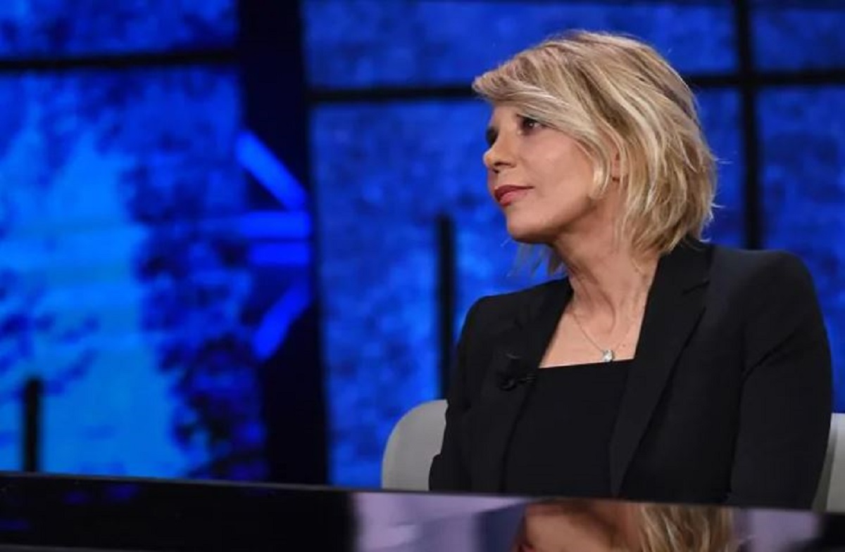 C'è posta per te, l'incontro tra due sorelle e il padre dopo 50 anni
