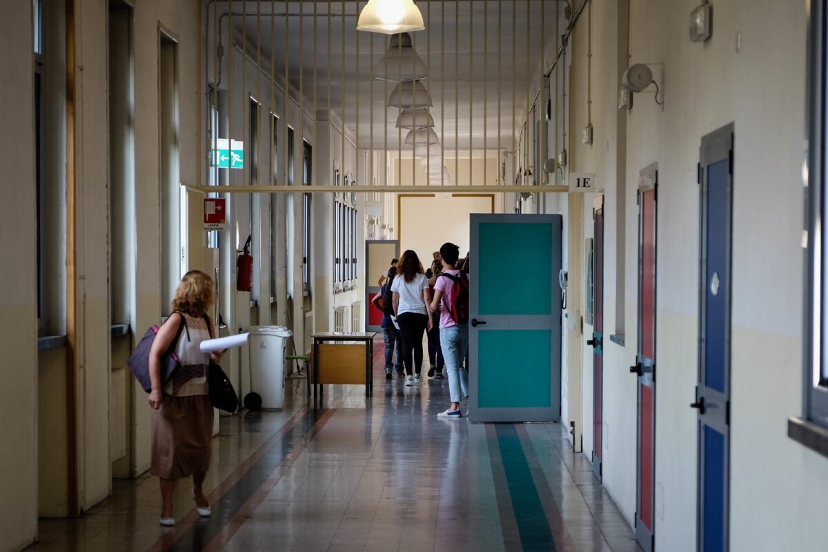 Taranto, parla il preside picchiato a scuola: "I genitori non educano"