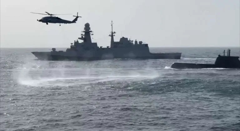 Nuovo attacco degli Houthi: distrutti cavi sottomarini per comunicazioni Asia-Europa