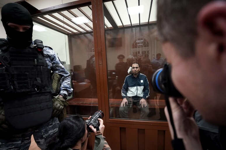 Mosca, presunti terroristi in tribunale