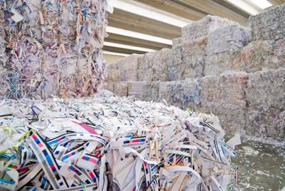 Rifiuti, per carta e cartone pi&ugrave; riciclo aggiungerebbe materiale per 1 miliardo di euro al 2030