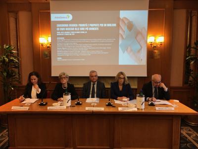Cancro ovarico, esperti: "4.800 casi l'anno diagnosticati tardi ma migliora sopravvivenza"