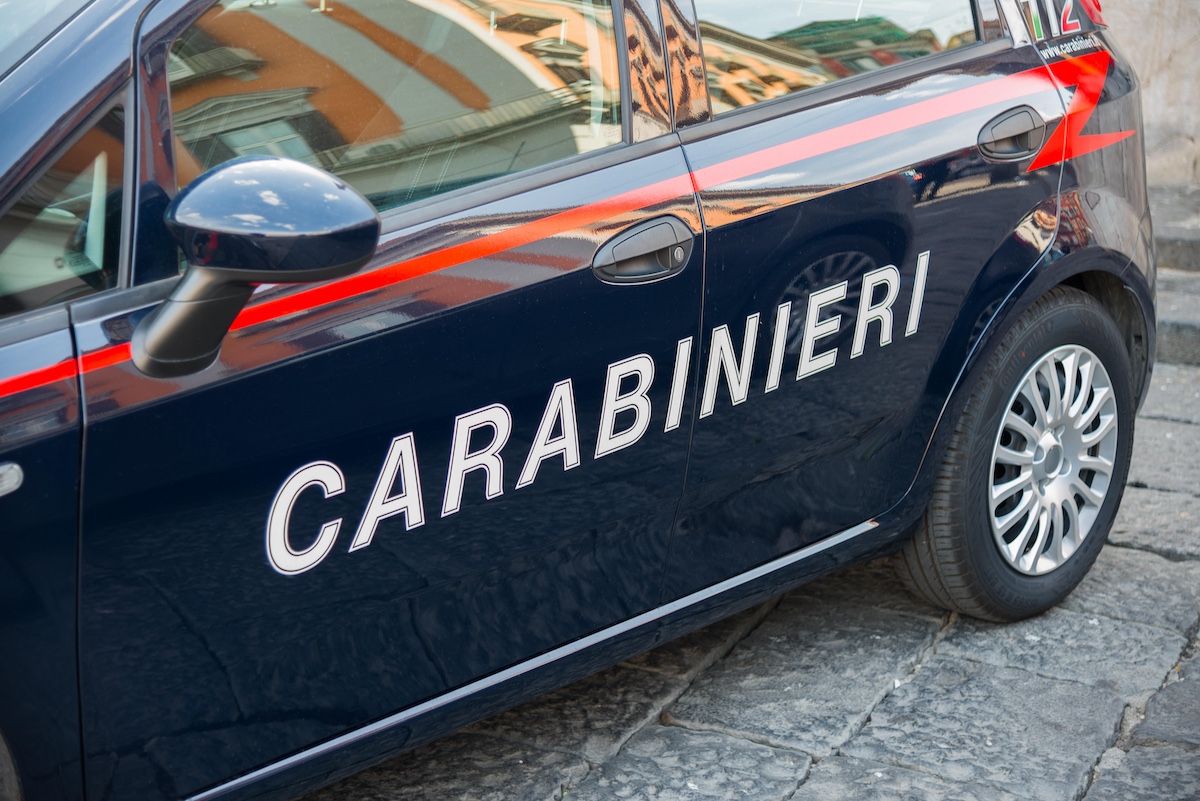 Novi Ligure, donna investita dall'ex: salvata da un carabiniere in pensione