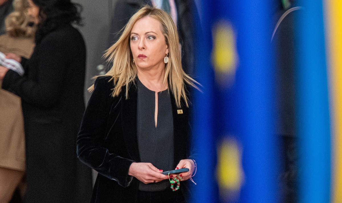 Sondaggi politici: Fratelli d'Italia continua a perdere consensi