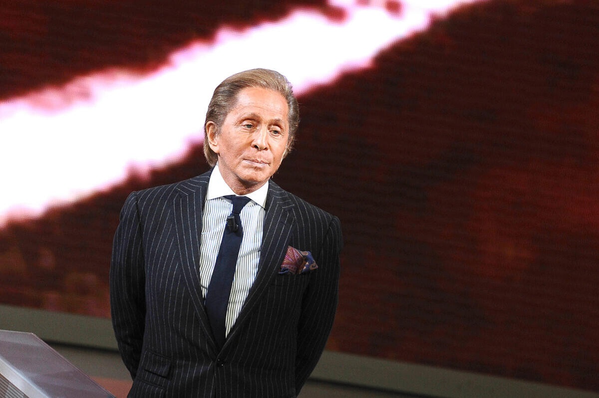 Valentino, finisce collaborazione con il direttore creativo Piccioli