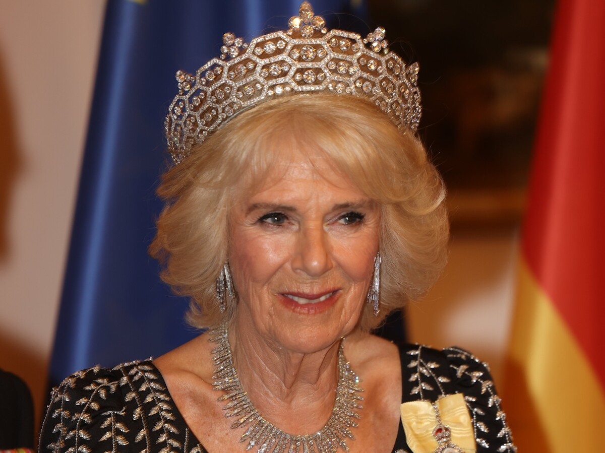 Royal Family, la regina Camilla si prende una pausa: "È esausta"