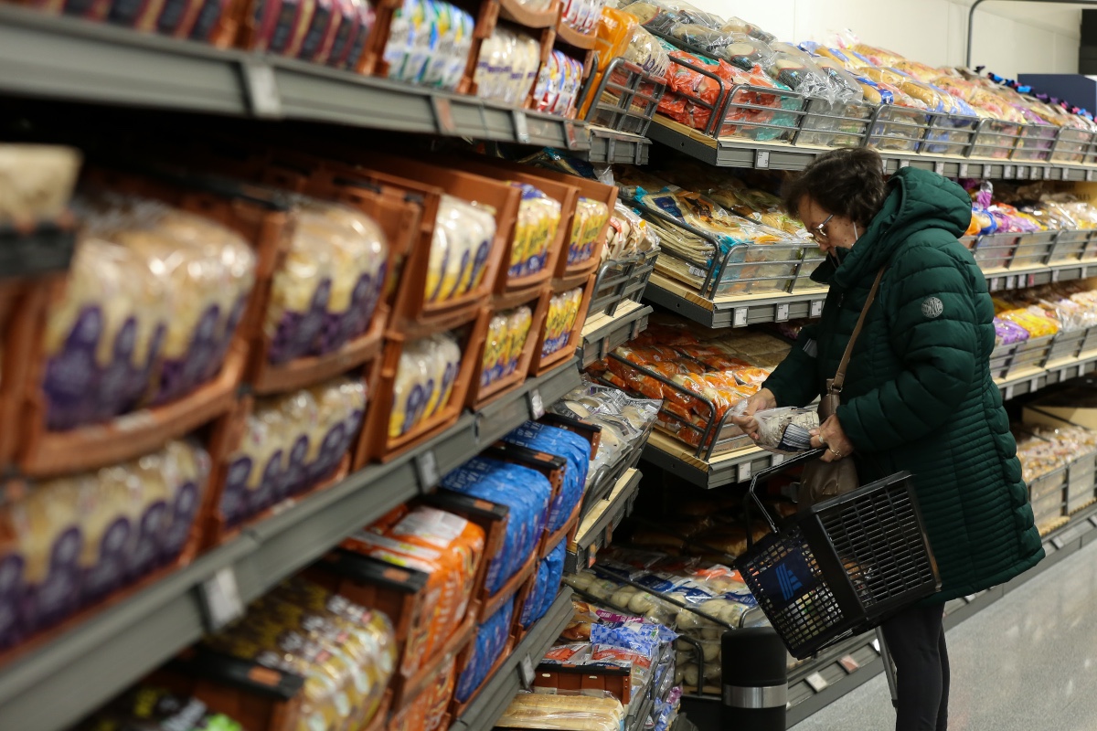 Pasqua e Pasquetta, quali supermercati sono aperti: la lista