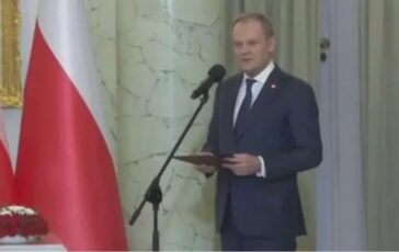 Polonia, primo ministro Tusk: "Guerra con la Russia inevitabile"