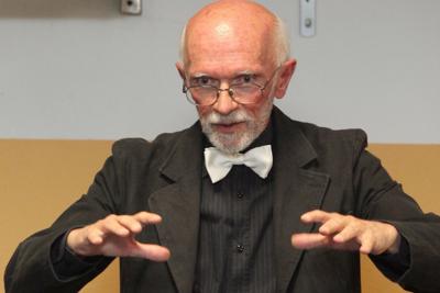 Tumori, digiuno s&igrave; o no? Berrino, 'oggi mangiamo troppo, cambiare rotta'