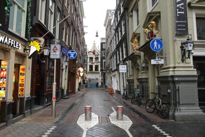 Droga, proposta shock sindaca Amsterdam: "Venderla in farmacia e studi medici"