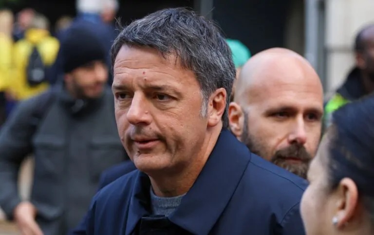 Renzi non vuole battaglie e divisioni ma Calenda non cambia idea: ci vuole coerenza