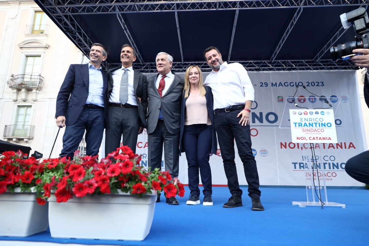 Giorgia Meloni, comizio a Potenza: "L'Italia sta facendo meglio di molti Paesi europei, non è più fanalino di coda"