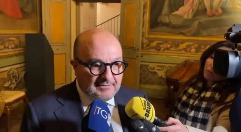 Gaffe di Sangiuliano sul Times Square a Londra: il ministro si difende