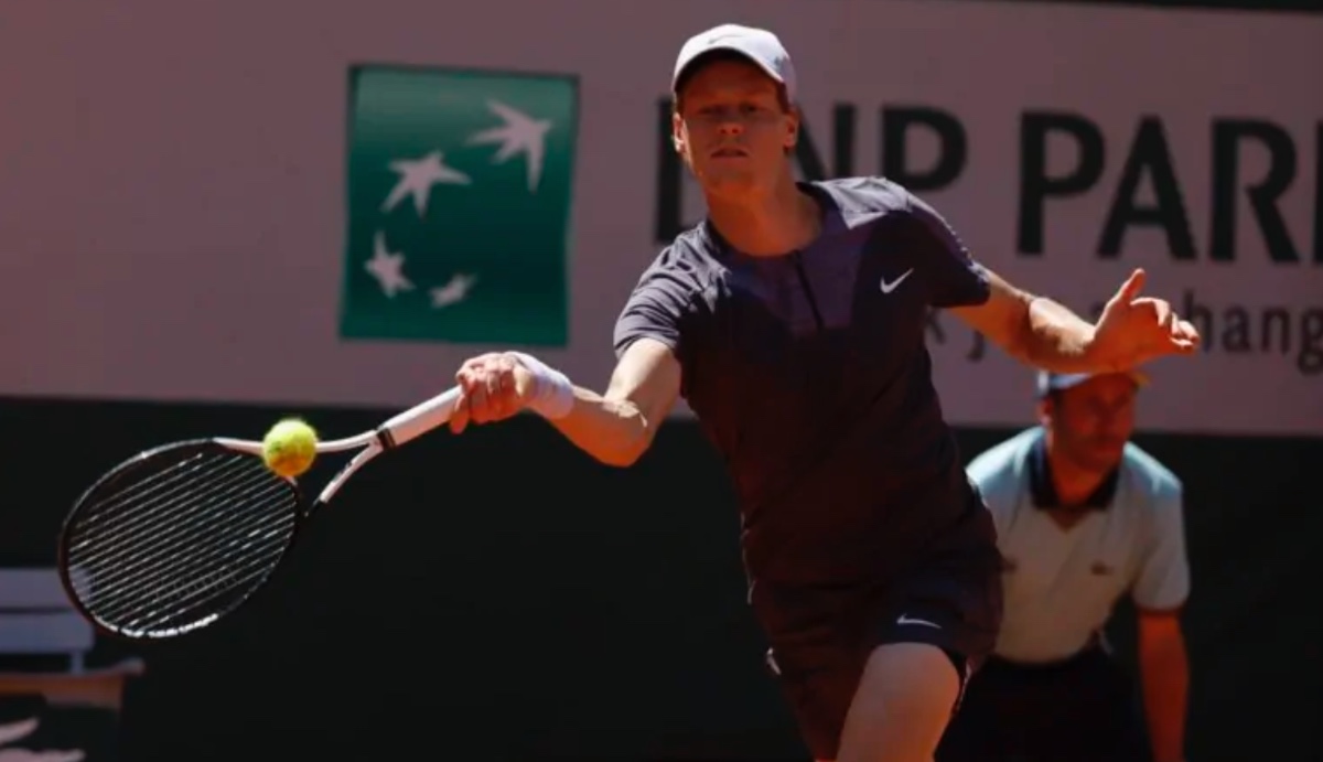 Sinner batte Khachanov e vola ai quarti di finale