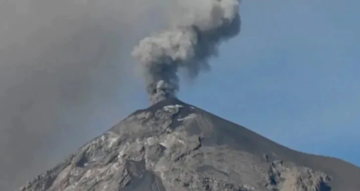Indonesia, vulcano Ruang in eruzione: allerta tsunami