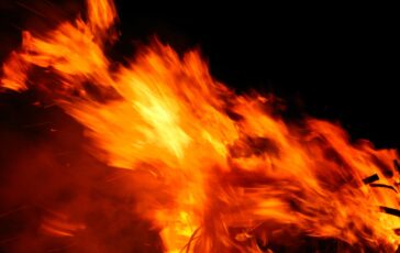 Hysaj, la Ferrari del calciatore va in fiamme: la causa