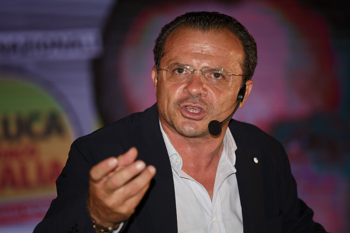 Cateno De Luca: 17 loghi nel simbolo per le Elezioni Europee
