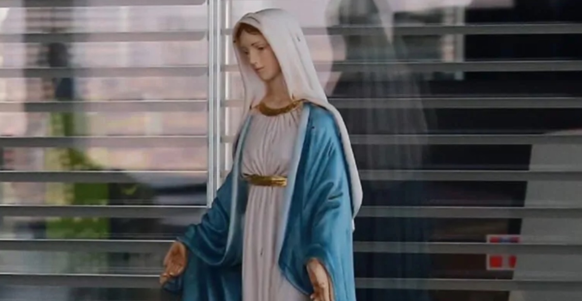 Papa Francesco, stretta contro veggenti e santoni: la Madonna di Trevignano e altri miracolo