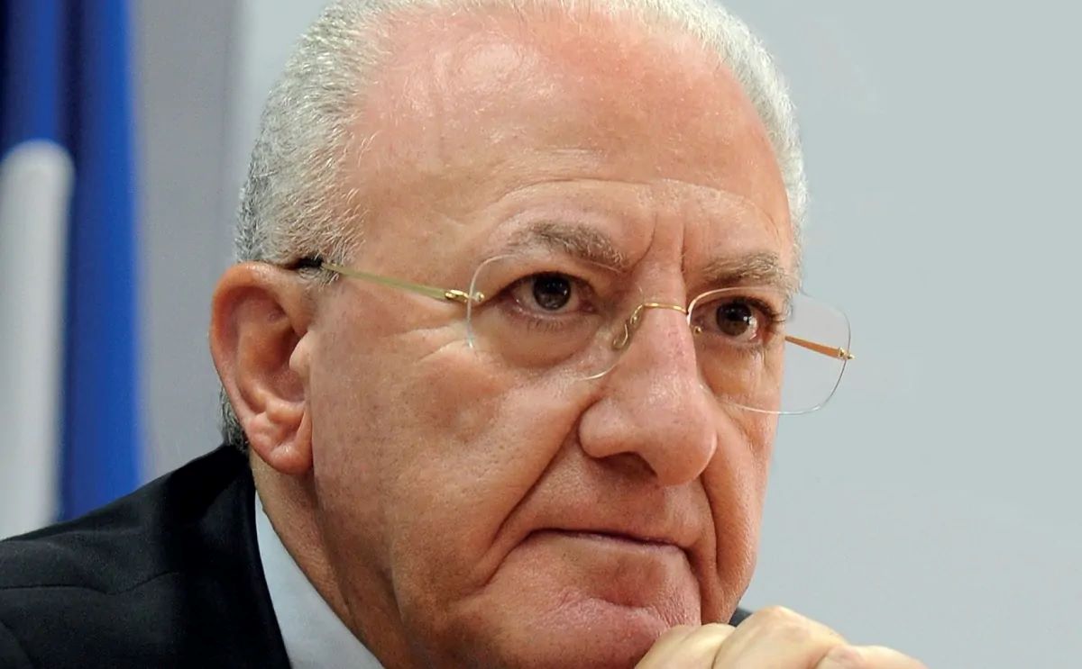 Napoli, Don Patriciello risponde agli attacchi del presidente De Luca: “Fuori luogo"