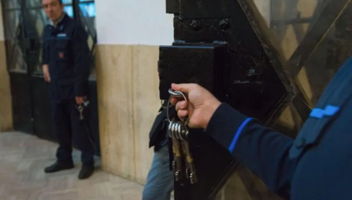 Siu, ił marito resta in carcere: manca il braccialetto elettronico