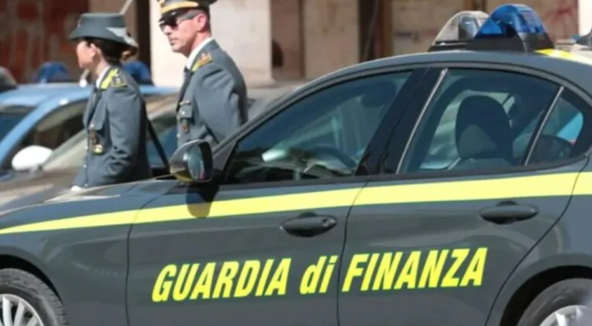 Camorra e riciclaggio: sequestrata pizzeria a Napoli