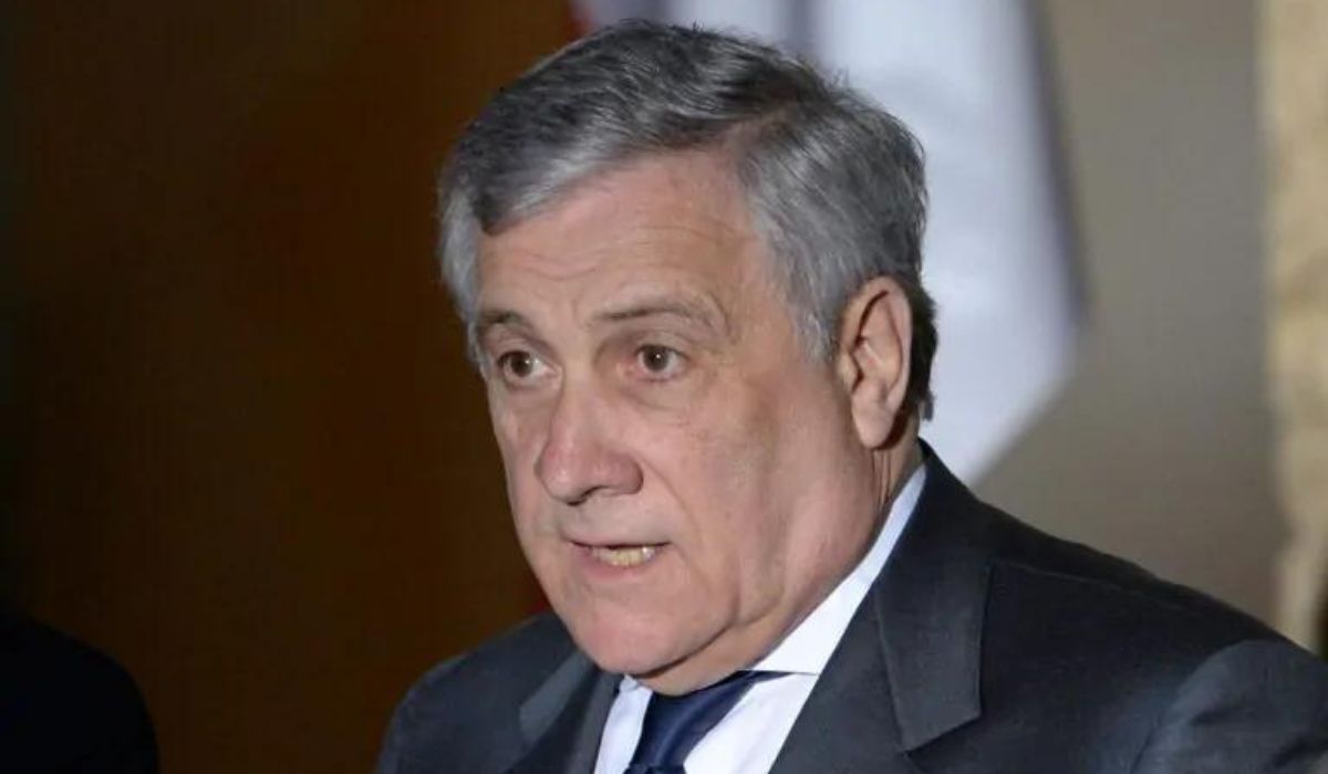 Sospeso l'accordo di Schengen con la Slovenia. Tajani: "Rischio di terroristi infiltrati tra i profughi"