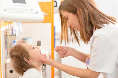 Pediatra Esposito, 'boom streptococco a primavera, no test fai-da-te'