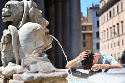 Ondata di caldo sull'Italia, oggi bollino arancione a Perugia e Roma