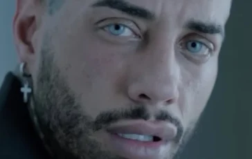 francesco chiofalo occhi azzurri 364x230