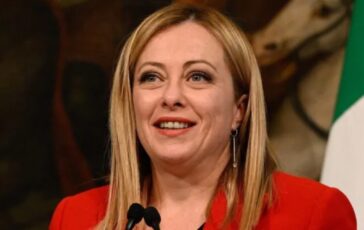 La sicurezza albanese ha bloccato il deputato Magi