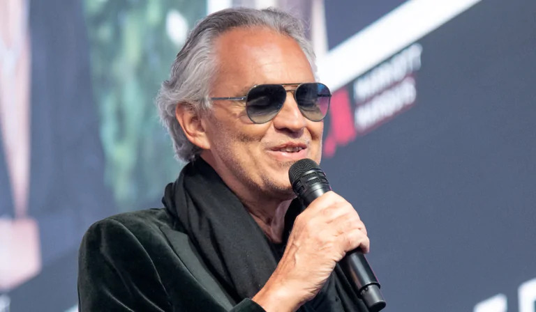 Donna muore in un incidente stradale, Bocelli scrive un messaggio al marito e ai 3 figli