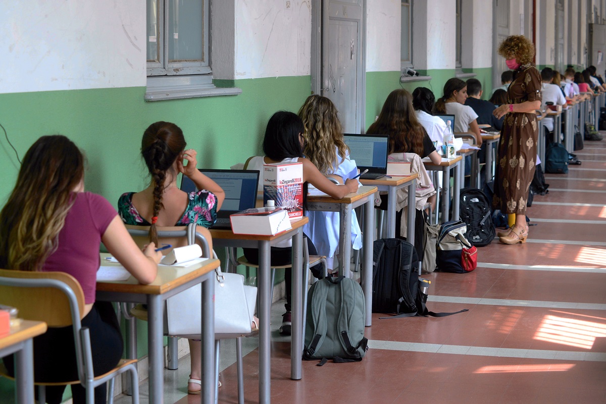 Venezia, esame maturità: studentesse promosse all’orale pur facendo scena muta, il motivo