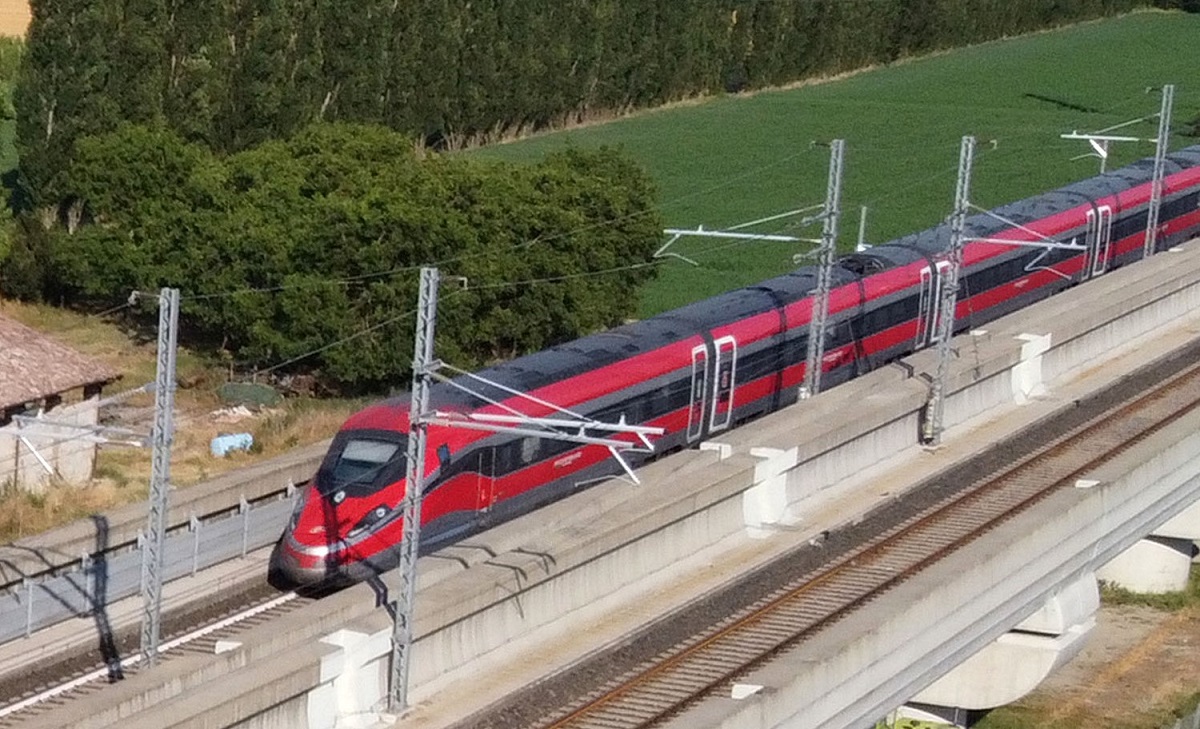 Incidente fra treni in India: almeno 5 vittime